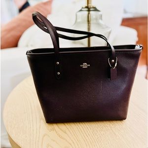 coach wine burgundy zip top cross grain true leather hand shoulder bag purse